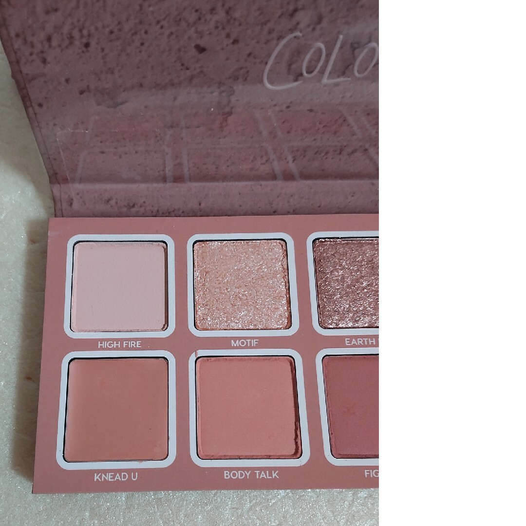 colourpop(カラーポップ)の【未使用※】カラーポップ　アイシャドウパレットClay It Cool コスメ/美容のベースメイク/化粧品(アイシャドウ)の商品写真