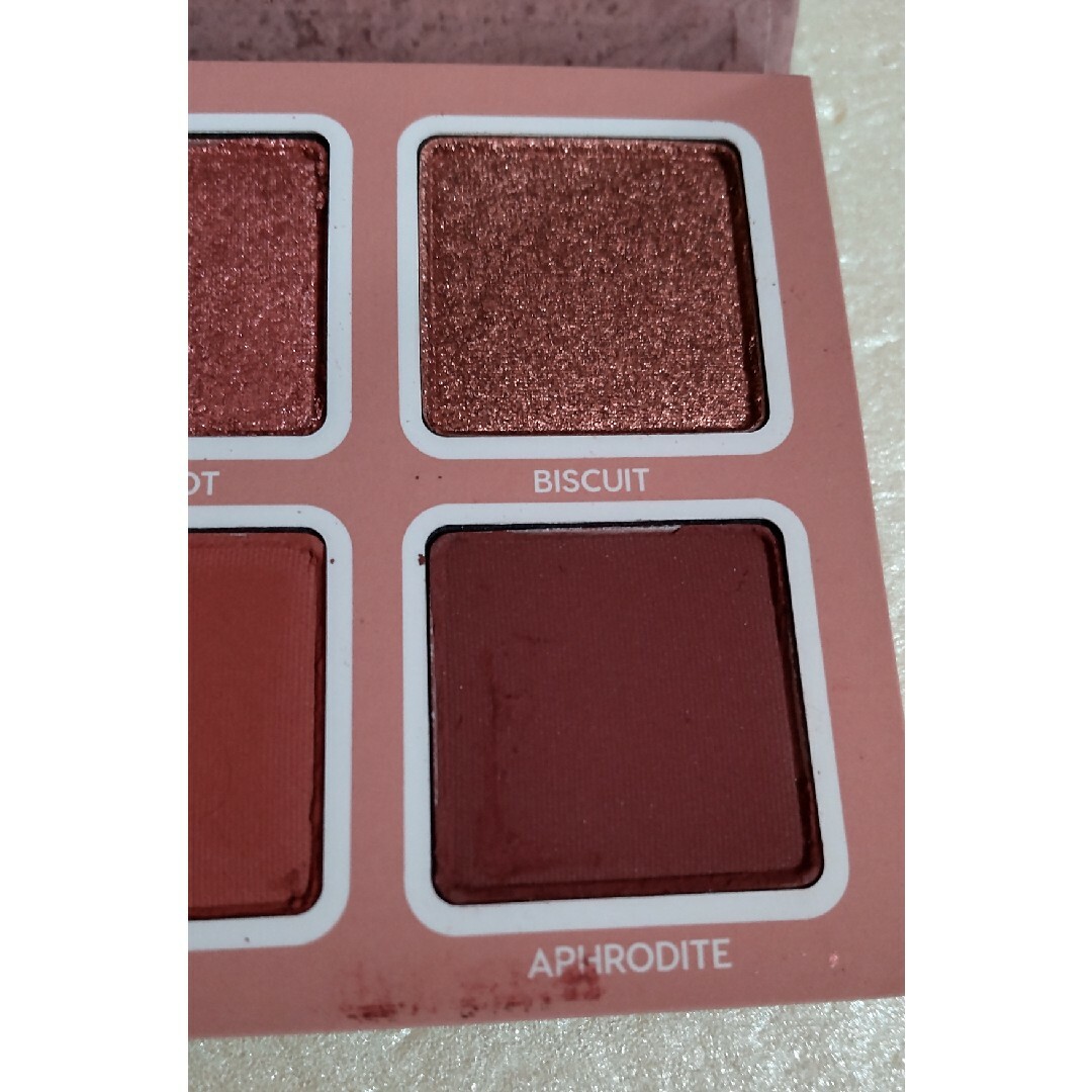 colourpop(カラーポップ)の【未使用※】カラーポップ　アイシャドウパレットClay It Cool コスメ/美容のベースメイク/化粧品(アイシャドウ)の商品写真