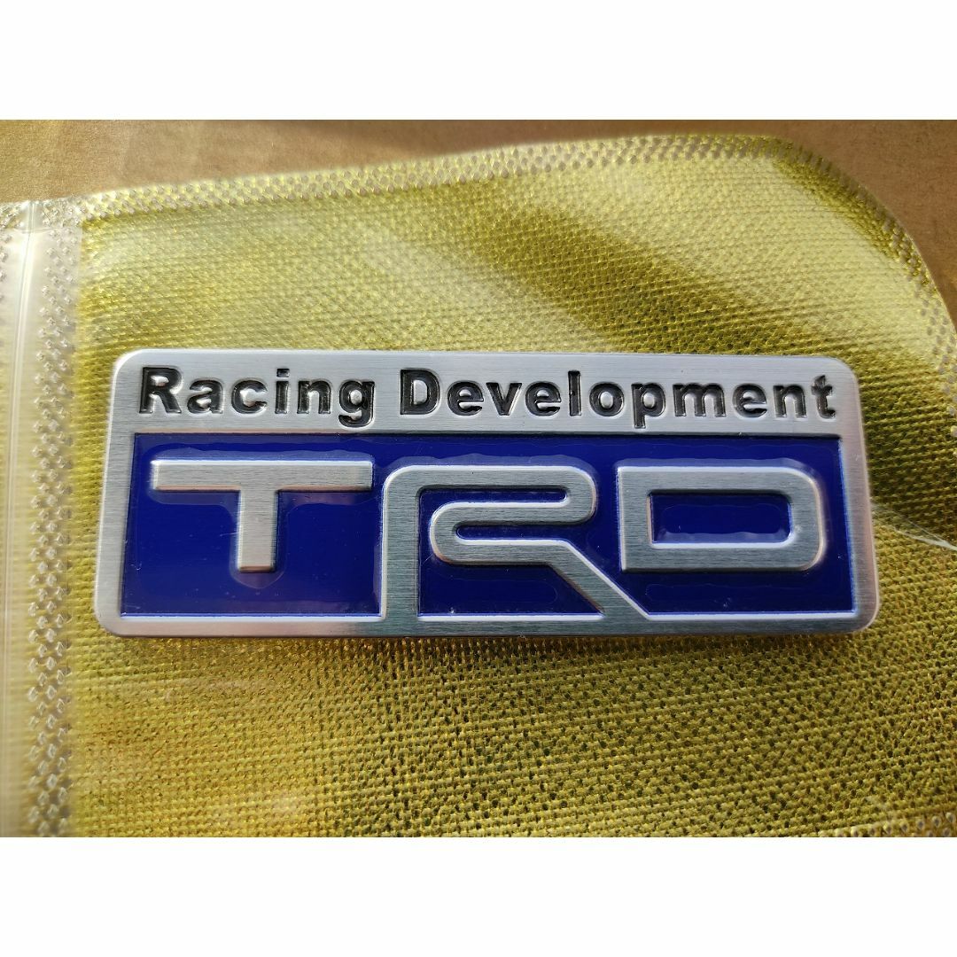 お得な2個セット【ブルー】TRD SPORTS アルミ エンブレムステッカーB2 自動車/バイクの自動車(車外アクセサリ)の商品写真