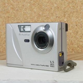 フジフイルム(富士フイルム)のFUJIFILM FINEPIX 1500 CCD  単3電池(コンパクトデジタルカメラ)