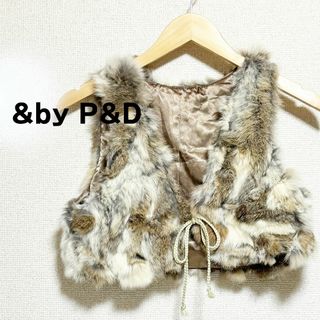 アンドバイピーアンドディー(&byP&D)の&by P&D アンドバイ　ピンキーアンドダイアン　ベスト　フェイクファー　茶色(ベスト/ジレ)