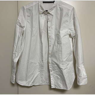 ユニクロ(UNIQLO)のユニクロ　襟付き白シャツ　(シャツ/ブラウス(長袖/七分))