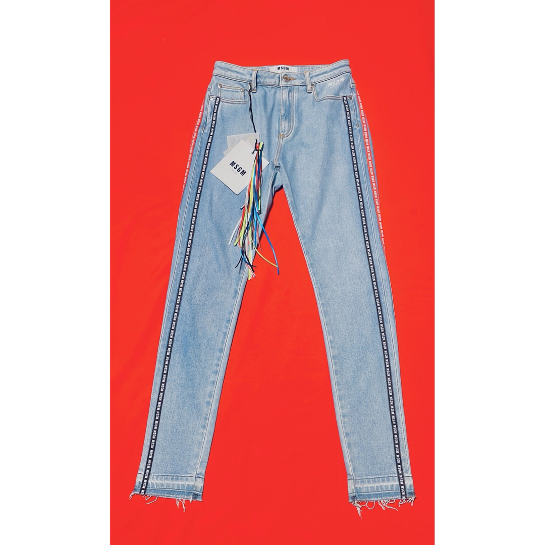 MSGM♡テーパード サイドライン スキニージーンズタグ付き未使用品 MSGM♡テーパード サイドライン スキニージーンズタグ付き未使用品