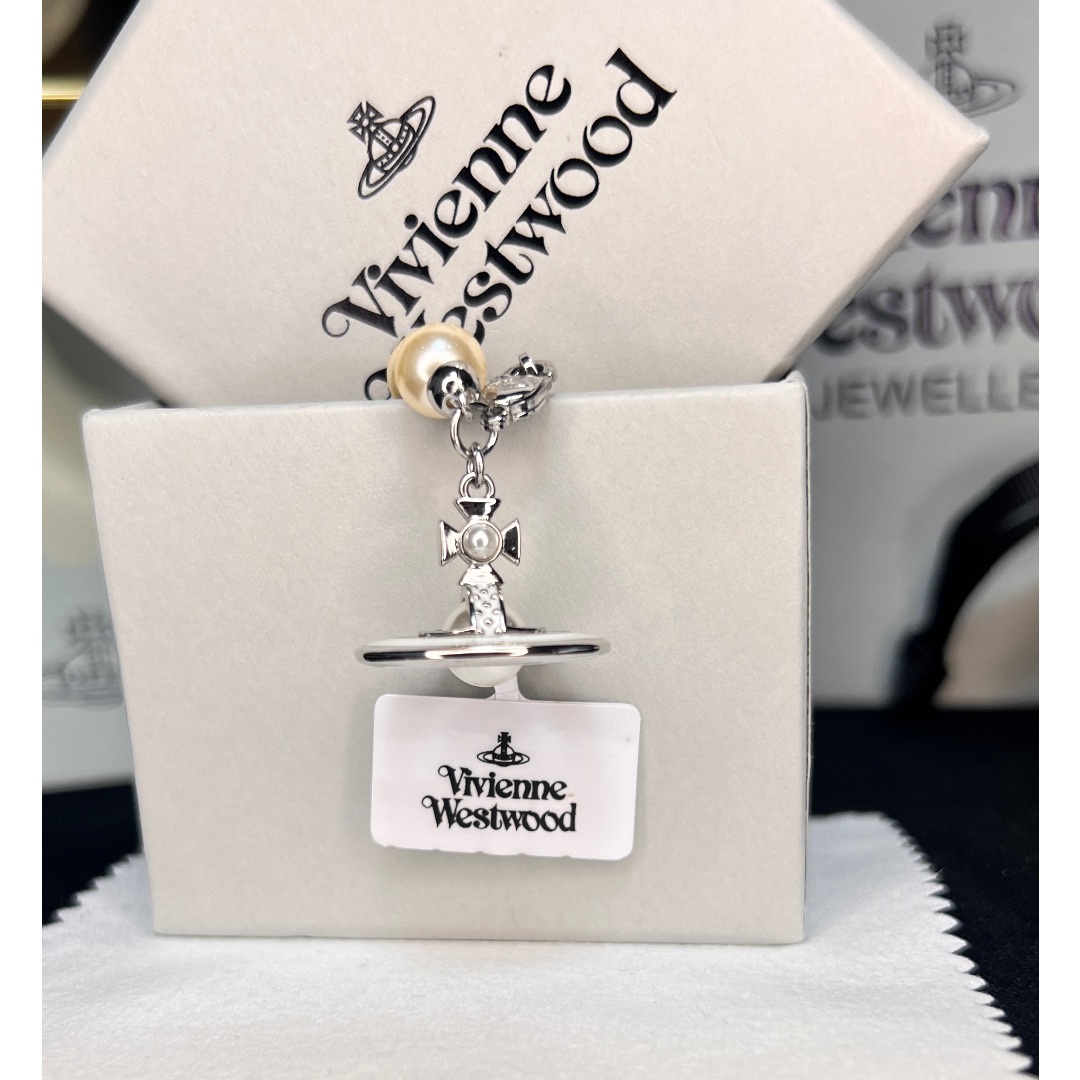 Vivienne Westwood(ヴィヴィアンウエストウッド)のヴィヴィアンウエストウッド　タイニーオーブ　パール　ネックレス レディースのアクセサリー(ネックレス)の商品写真