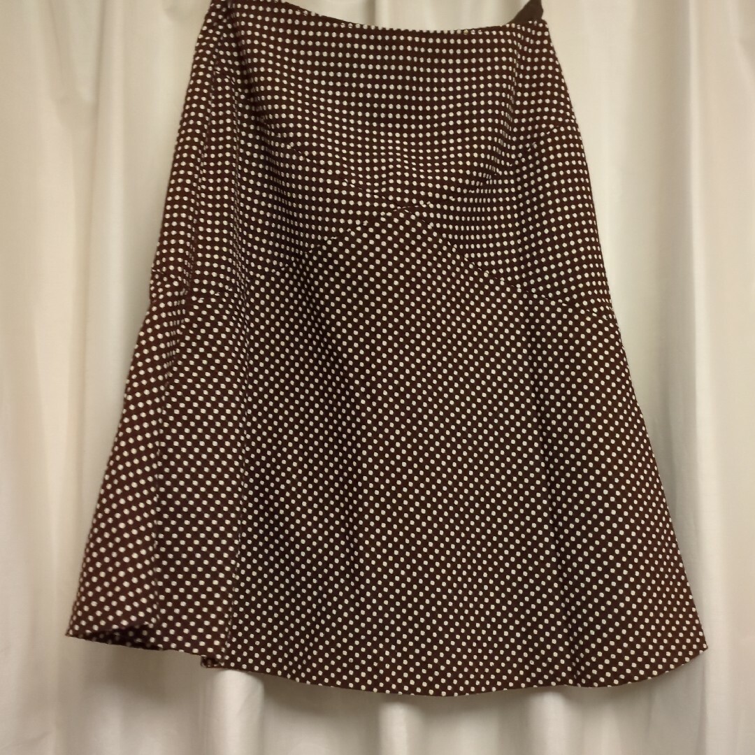 匿名配送 ノーブランド SPBダークブラウン　ホワイトドット柄スカート サイズ2 レディースのスカート(ひざ丈スカート)の商品写真