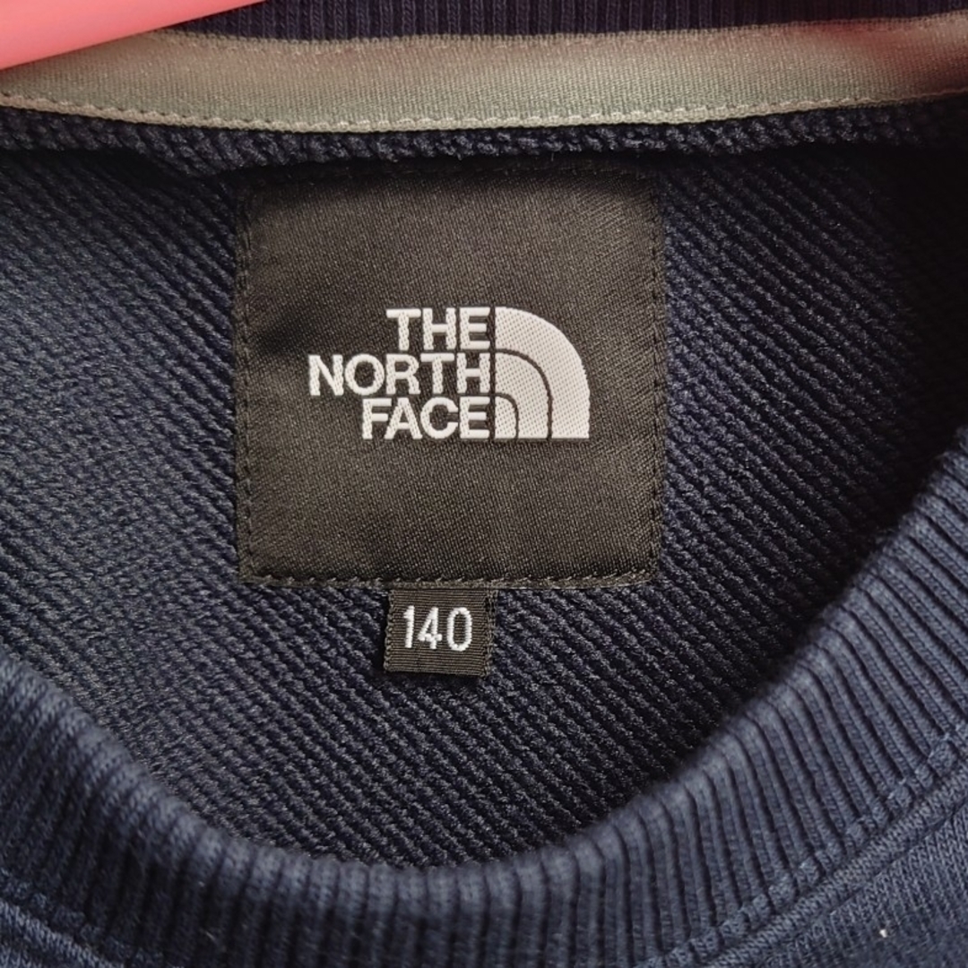 THE NORTH FACE(ザノースフェイス)の美品 ノースフェイス スウェット ネイビー 140 キッズ/ベビー/マタニティのキッズ服男の子用(90cm~)(その他)の商品写真