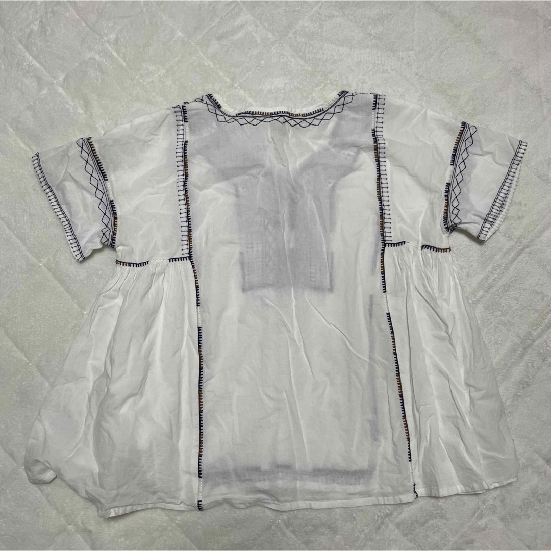 美品　 M-L 半袖　チュニック　刺繍　ブラウス　体型カバー　新品未使用 レディースのトップス(シャツ/ブラウス(長袖/七分))の商品写真