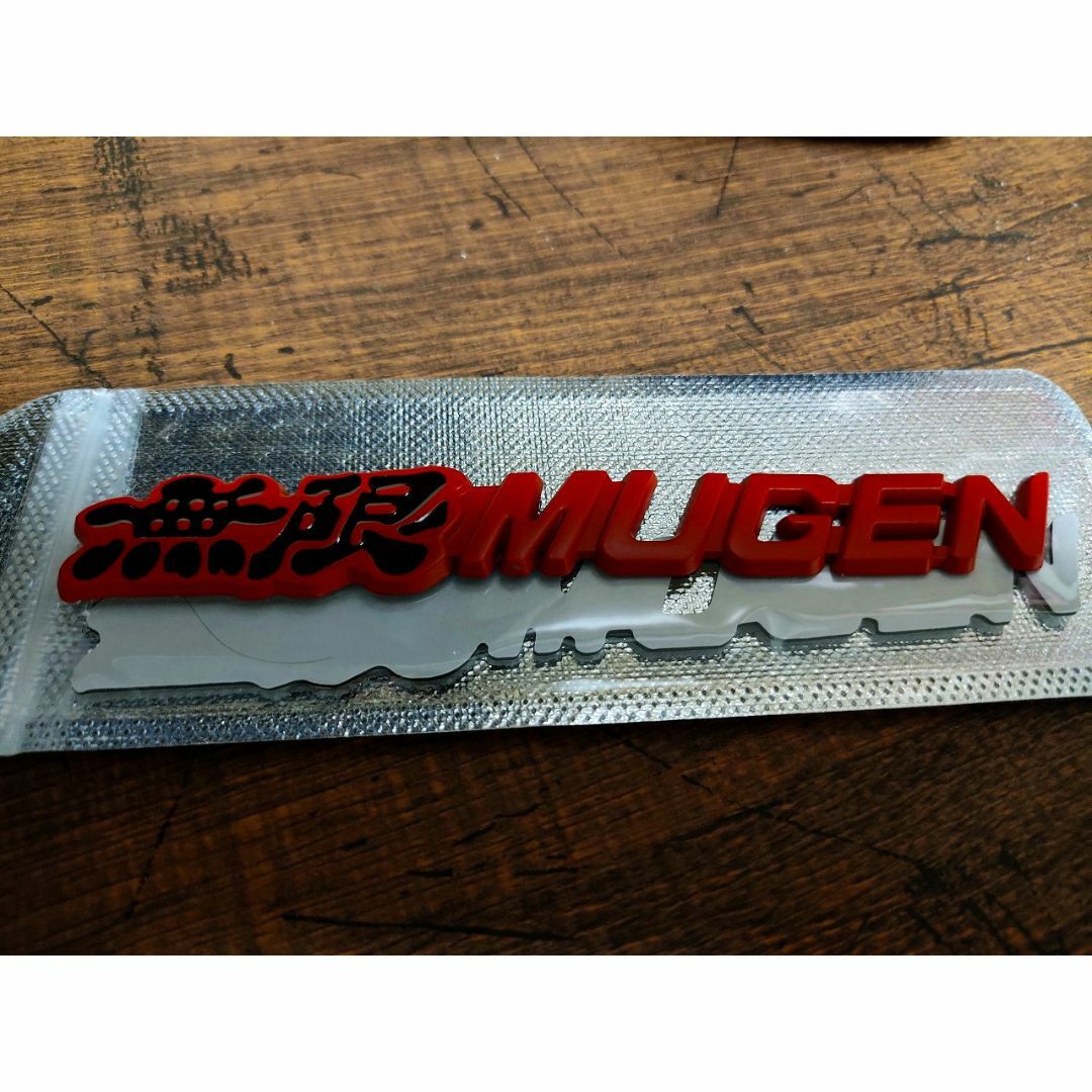 色々選べる4色！【2個セット】高品質　MUGEN 無限 メタルエンブレムA 自動車/バイクの自動車(車外アクセサリ)の商品写真