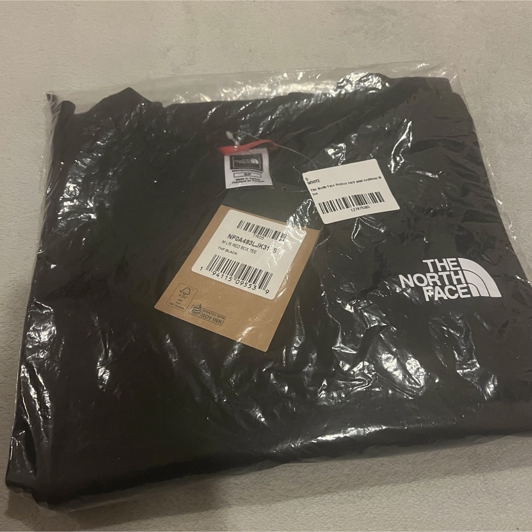 THE NORTH FACE(ザノースフェイス)のノースフェイス 長袖 メンズ ロンT レッドボックス スクエアロゴ 黒  M メンズのトップス(Tシャツ/カットソー(七分/長袖))の商品写真