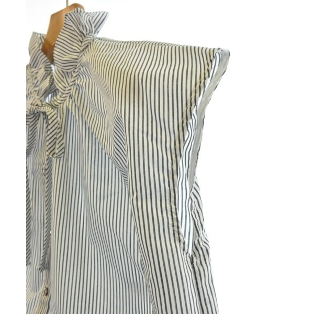 TONAL(トーナル)のTONAL トーナル カジュアルシャツ 38(M位) 白xグレー(ストライプ) 【古着】【中古】 レディースのトップス(シャツ/ブラウス(長袖/七分))の商品写真