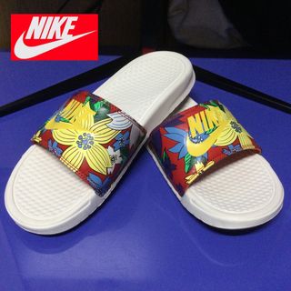 ナイキ(NIKE)の★即日発送可能！★美品 ナイキ ベナッシ 花柄(サンダル)