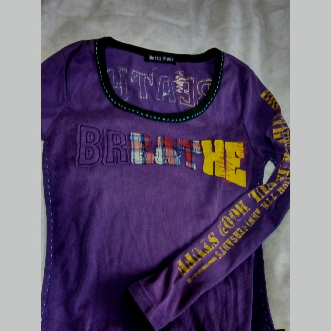 紫のカットソー　M レディースのトップス(カットソー(長袖/七分))の商品写真