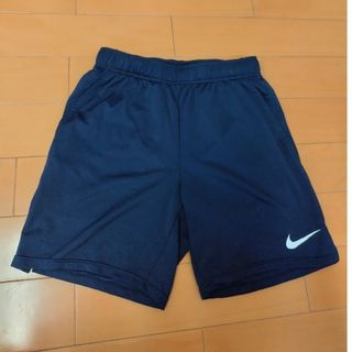 ナイキ(NIKE)のナイキ　ハーフパンツ　ネイビー　Ｓサイズ(ショートパンツ)