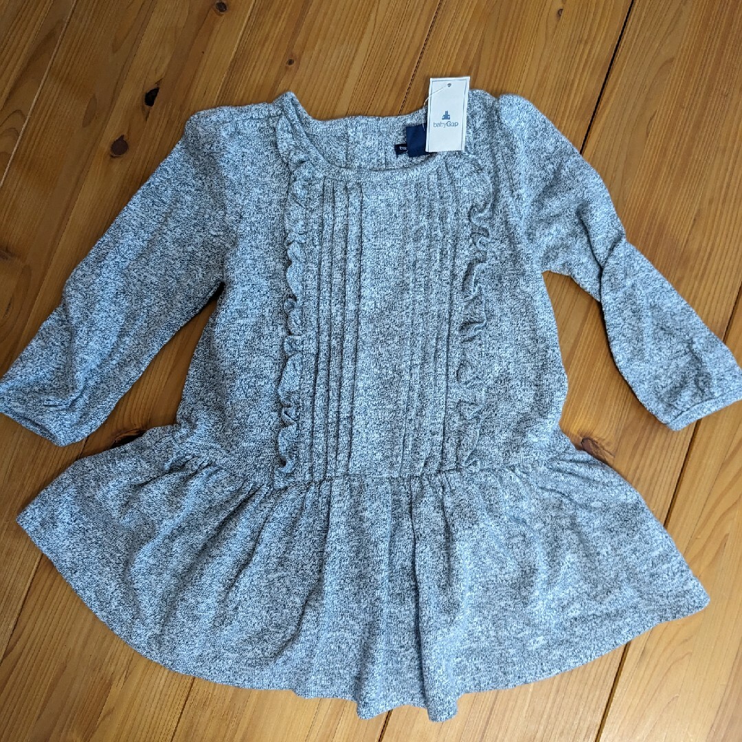 babyGAP(ベビーギャップ)の新品　babygap ワンピース90 キッズ/ベビー/マタニティのキッズ服女の子用(90cm~)(ワンピース)の商品写真