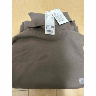 ユニクロ(UNIQLO)のユニクロ スフレヤーンタートルネックセーター S(ニット/セーター)