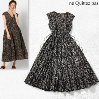 ヌキテパ(ne Quittez pas)の【極美品】ne Quittez pas フラワープリント ギャザーワンピース(ロングワンピース/マキシワンピース)