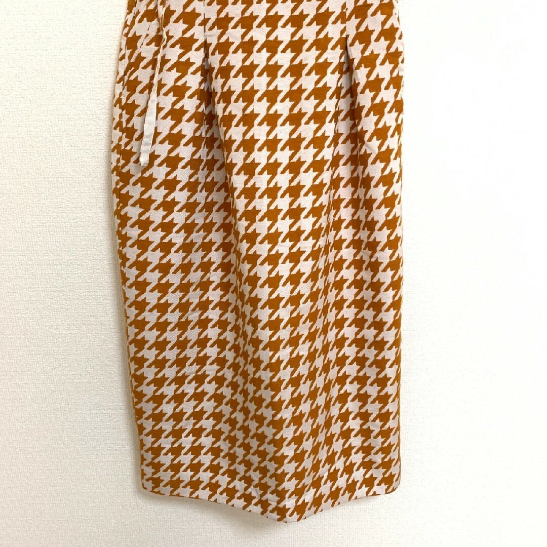 AG by aquagirl(エージーバイアクアガール)のエージーバイアクアガール　タイトスカート　S　オレンジ　ホワイト　千鳥格子柄 レディースのスカート(ロングスカート)の商品写真