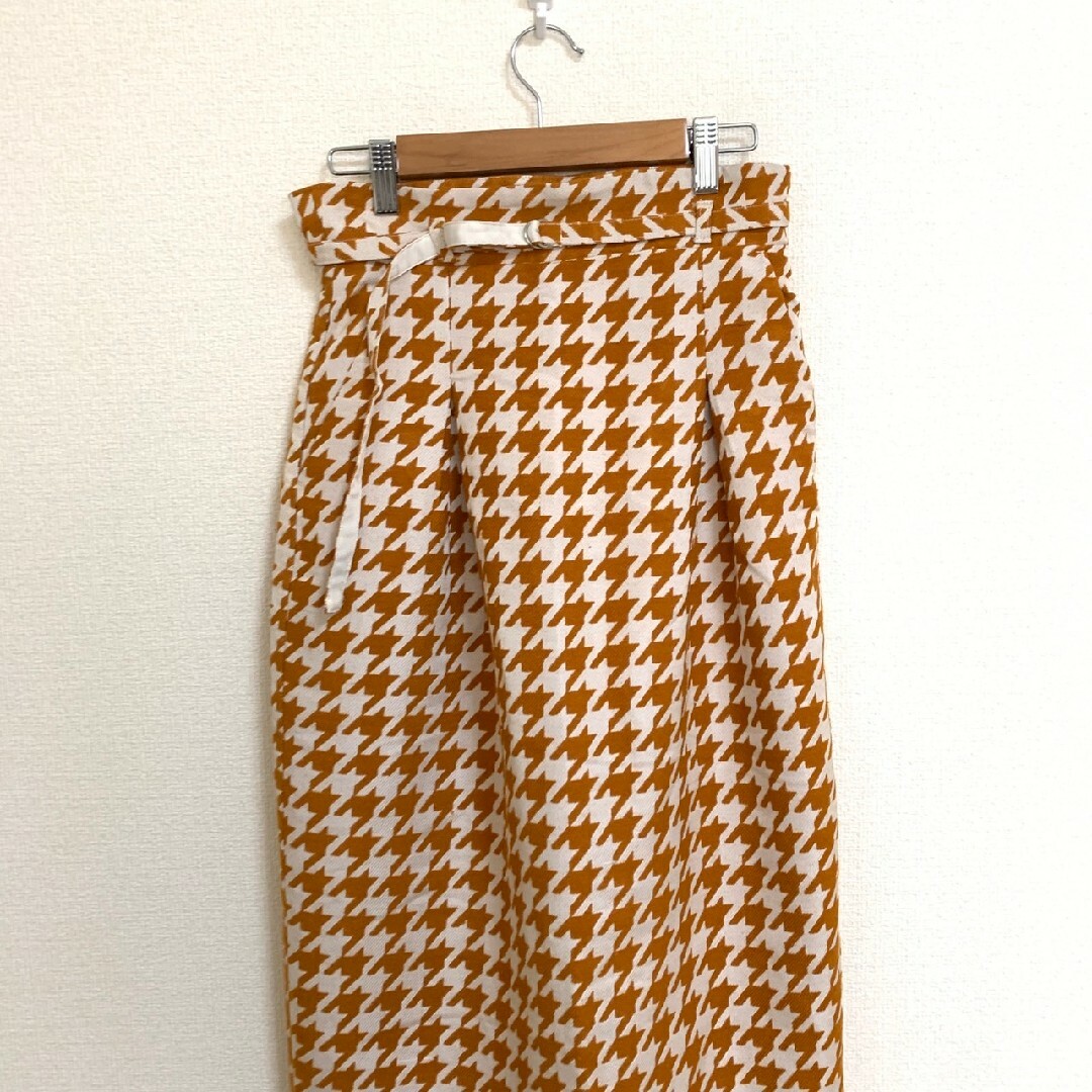 AG by aquagirl(エージーバイアクアガール)のエージーバイアクアガール　タイトスカート　S　オレンジ　ホワイト　千鳥格子柄 レディースのスカート(ロングスカート)の商品写真