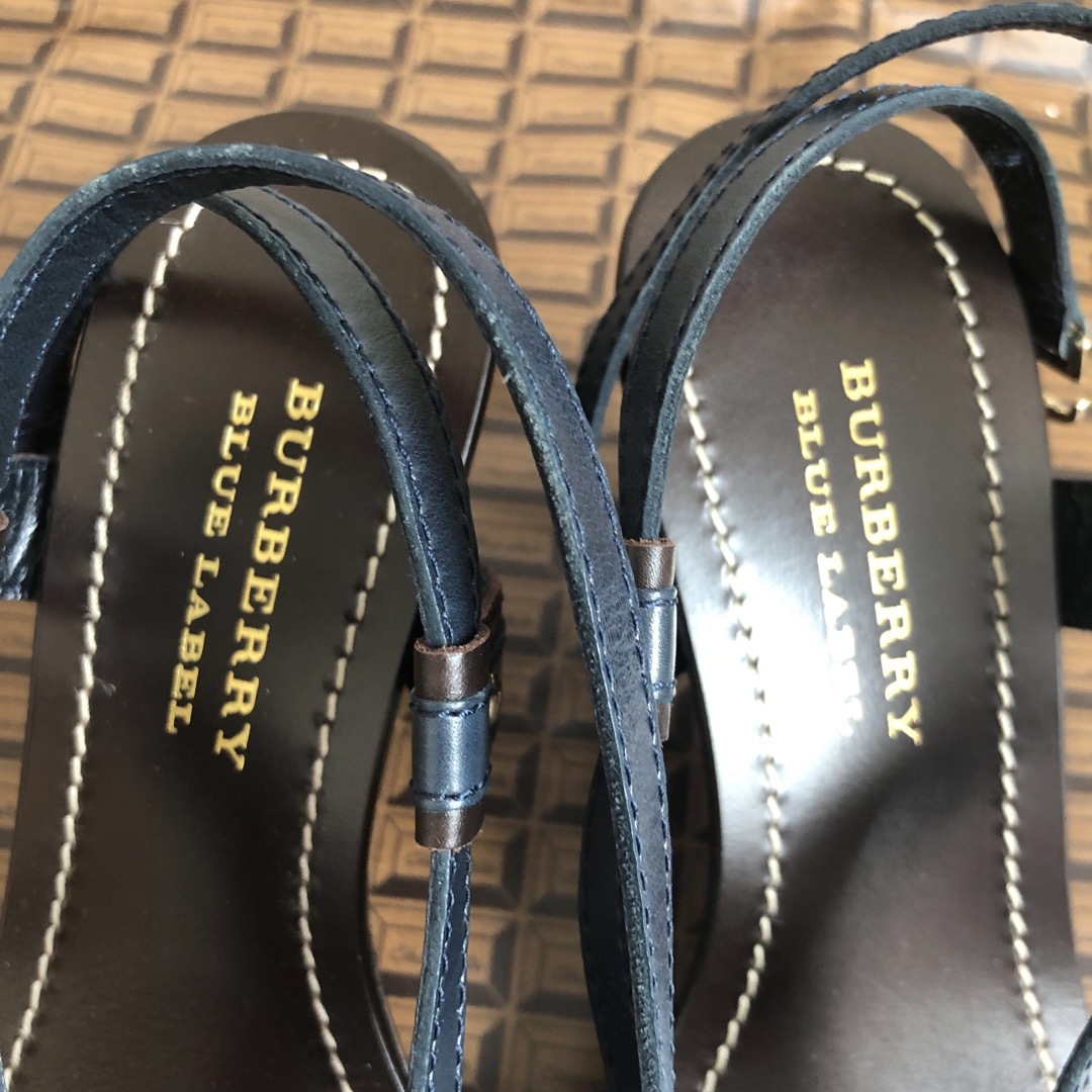 BURBERRY BLUE LABEL(バーバリーブルーレーベル)の超美品☆バーバリーブルーレーベル☆チェック柄サンダル☆サイズ4☆ レディースの靴/シューズ(サンダル)の商品写真