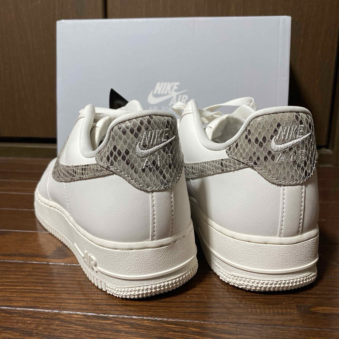 NIKE(ナイキ)の【28.5cm】蛇柄　新品ナイキNIKEエアフォース1AF1Air Force メンズの靴/シューズ(スニーカー)の商品写真