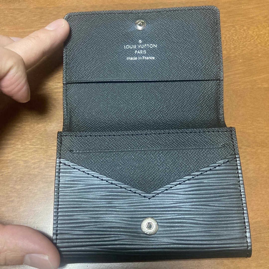 LOUIS VUITTON(ルイヴィトン)のルイヴィトン　M62292 エピ　カードケース　ノワール メンズのファッション小物(名刺入れ/定期入れ)の商品写真