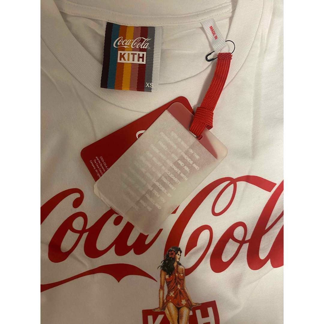 KITH(キス)の【タグ付】KITH WOMEN × COCA-COLA MULBERRY TEE レディースのトップス(Tシャツ(半袖/袖なし))の商品写真