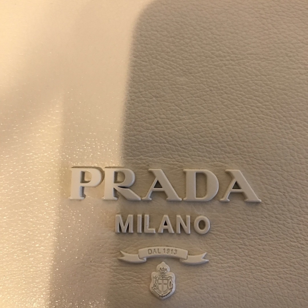 PRADA(プラダ)のPRADAスタッズ付き2wayチェーンバッグ レディースのバッグ(ショルダーバッグ)の商品写真