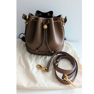 トリーバーチ(Tory Burch)の【トリーバーチ】Tモノグラ厶 バケットバッグ (ブラウン)(ハンドバッグ)