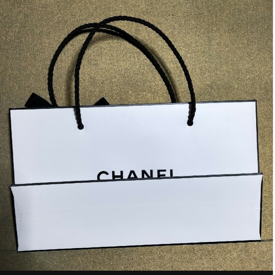 シャネル ショッパー 紙袋 ショップ袋 レディースのバッグ(ショップ袋)の商品写真