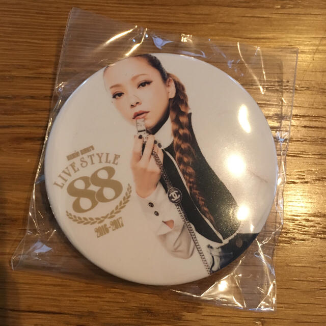 安室奈美恵ガチャ★ライブグッズ★ガチャ★マグネット エンタメ/ホビーのタレントグッズ(ミュージシャン)の商品写真