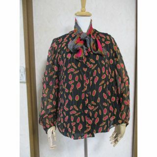 ダイアンフォンファステンバーグ(DIANE von FURSTENBERG)の美品☆Diane von Furstenberg シルク　ブラウス　M～L程度(シャツ/ブラウス(長袖/七分))