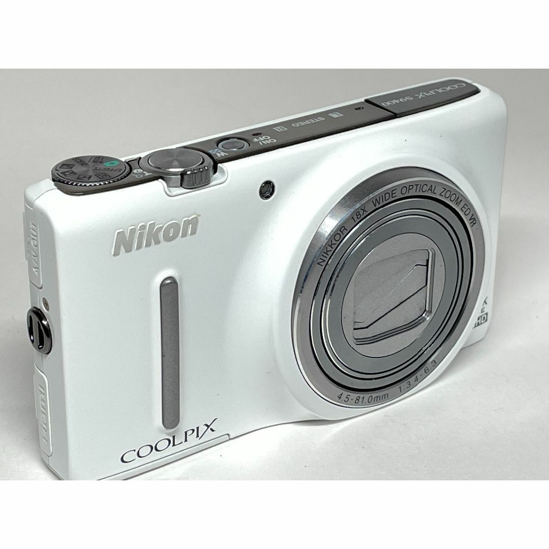 Nikon(ニコン)のニコン COOLPIX S9400 エレガントホワイト スマホ/家電/カメラのカメラ(コンパクトデジタルカメラ)の商品写真