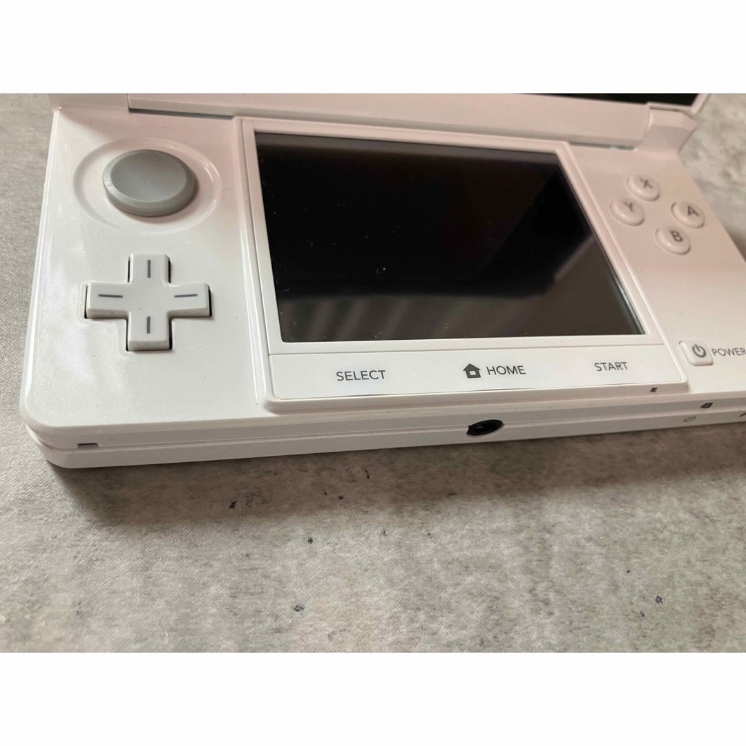 Nintendo 3DS 本体ピュアホワイト Nintendo 3DS 本体ピュアホワイト