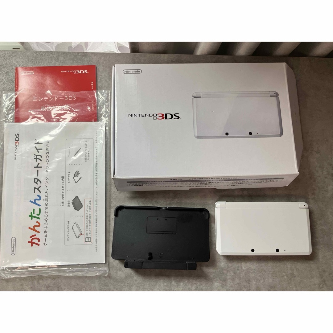 Nintendo 3DS 本体ピュアホワイト Nintendo 3DS 本体ピュアホワイト