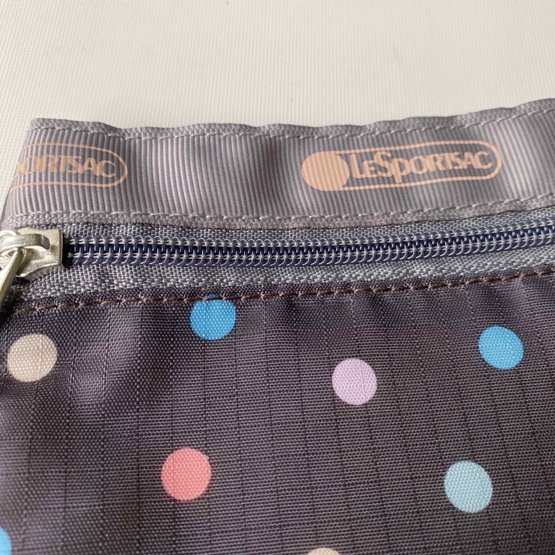 LeSportsac(レスポートサック)の未使用　レスポートサック　ポーチ レディースのファッション小物(ポーチ)の商品写真