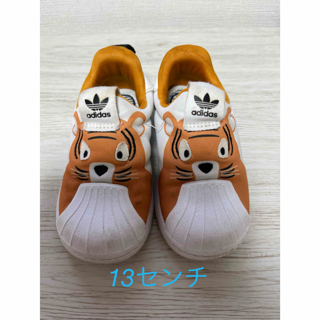 adidas(アディダス)のadidas ベビーシューズ　虎　13センチ キッズ/ベビー/マタニティのベビー靴/シューズ(~14cm)(スニーカー)の商品写真