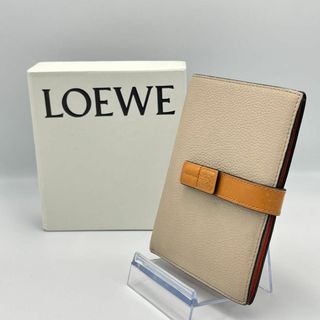 ロエベ(LOEWE)のLOEWE 折り財布 バーティカルウォレット ミディアム 二つ折り ベージュ系(財布)