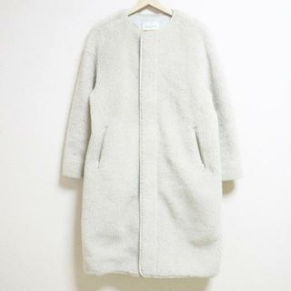 UNITED ARROWS - UNITED ARROWS(ユナイテッドアローズ) コート サイズ38 M レディース - アイボリー 長袖/ボア/冬