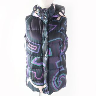 エミリオプッチ(EMILIO PUCCI)の美品★Emilio Pucci エミリオ・プッチ 66YC16 フード付 プッチ柄 比翼仕立て ダウンベスト マルチカラー 42 正規品 レディース(ダウンベスト)