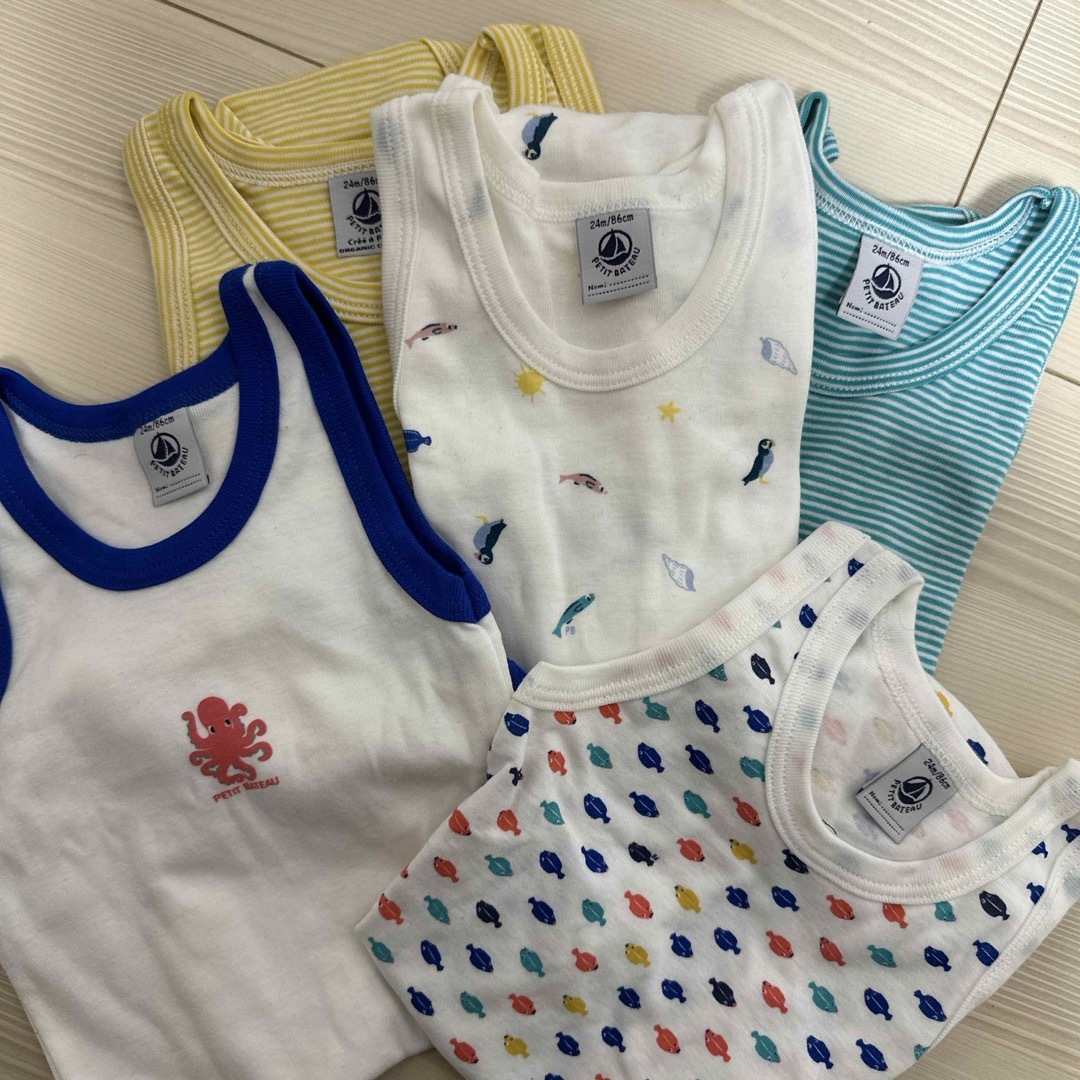 PETIT BATEAU(プチバトー)の【新品未使用】プチバトー　肌着　ボディ　PETIT BATEAU 5枚セット キッズ/ベビー/マタニティのベビー服(~85cm)(肌着/下着)の商品写真