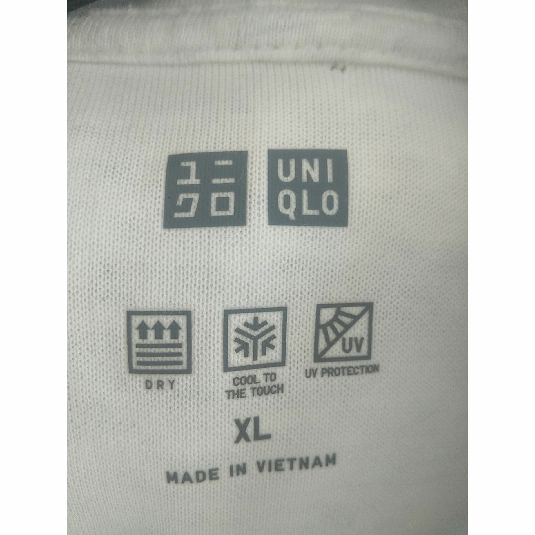 UNIQLO(ユニクロ)のUNIQLO ユニクロ エアリズムUVカットジップパーカー オフホワイト XL メンズのトップス(パーカー)の商品写真