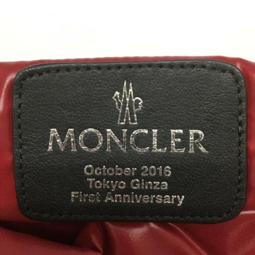 MONCLER(モンクレール)のMONCLER(モンクレール) クラッチバッグ美品  BUSTA PIUMINO レッド×白 October 2016 TOKYO GINZA First Anniversary ポリアミド レディースのバッグ(クラッチバッグ)の商品写真