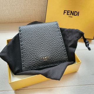 フェンディ(FENDI)の【新品・未使用】FENDI セレリア レザー二つ折り財布 　ブラック　(折り財布)