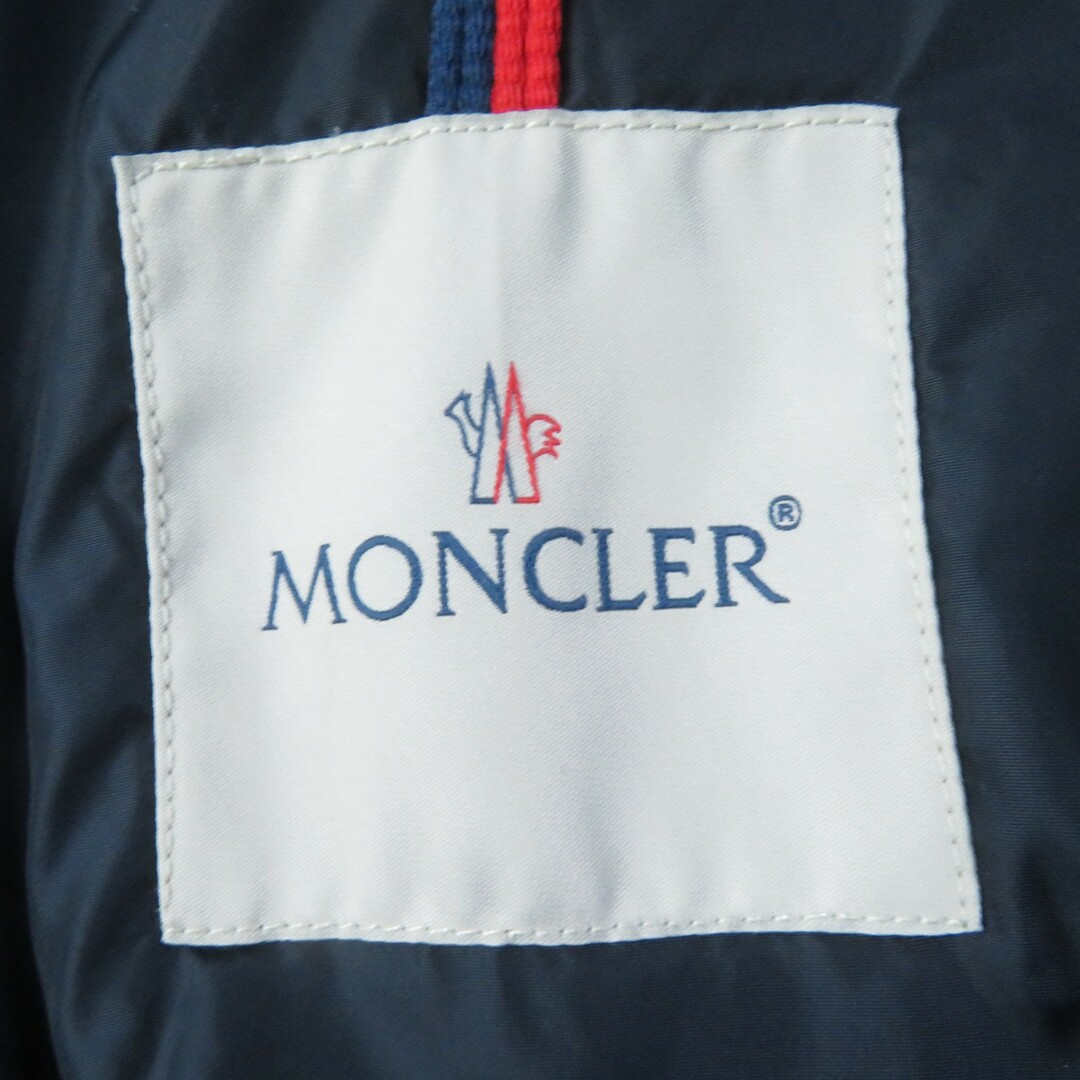 MONCLER(モンクレール)の美品☆MONCLER モンクレール 19-20AW FLAMMETTE フラメッテ ロゴワッペン付 ZIP UP ダウンコート ネイビー 0 国内正規品 レディース レディースのジャケット/アウター(ダウンコート)の商品写真