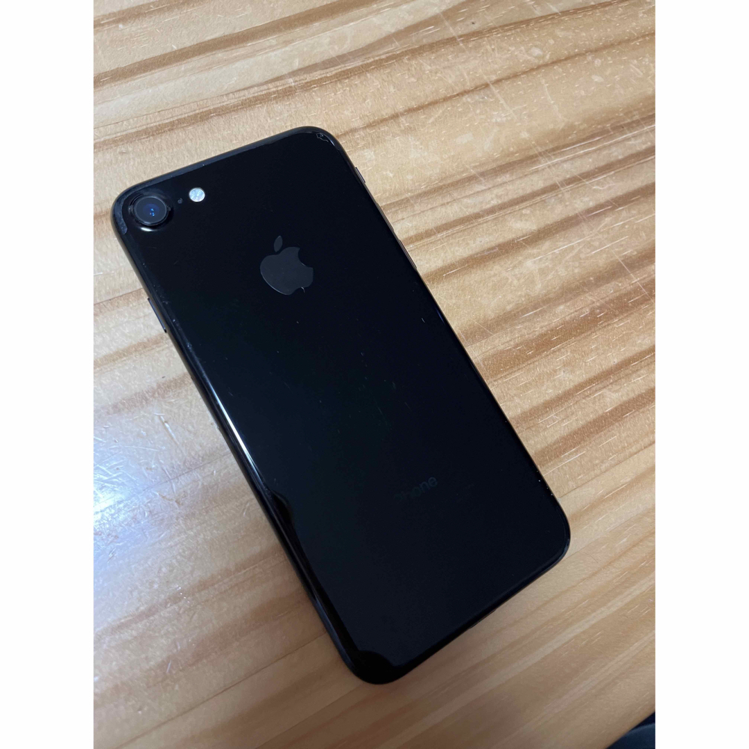 iPhone(アイフォーン)のiPhone7  スマホ/家電/カメラのスマートフォン/携帯電話(スマートフォン本体)の商品写真