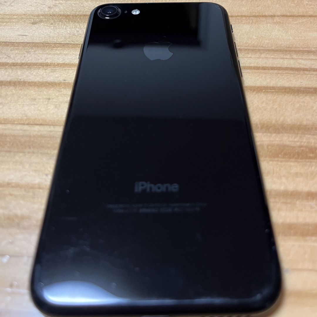 iPhone(アイフォーン)のiPhone7  スマホ/家電/カメラのスマートフォン/携帯電話(スマートフォン本体)の商品写真