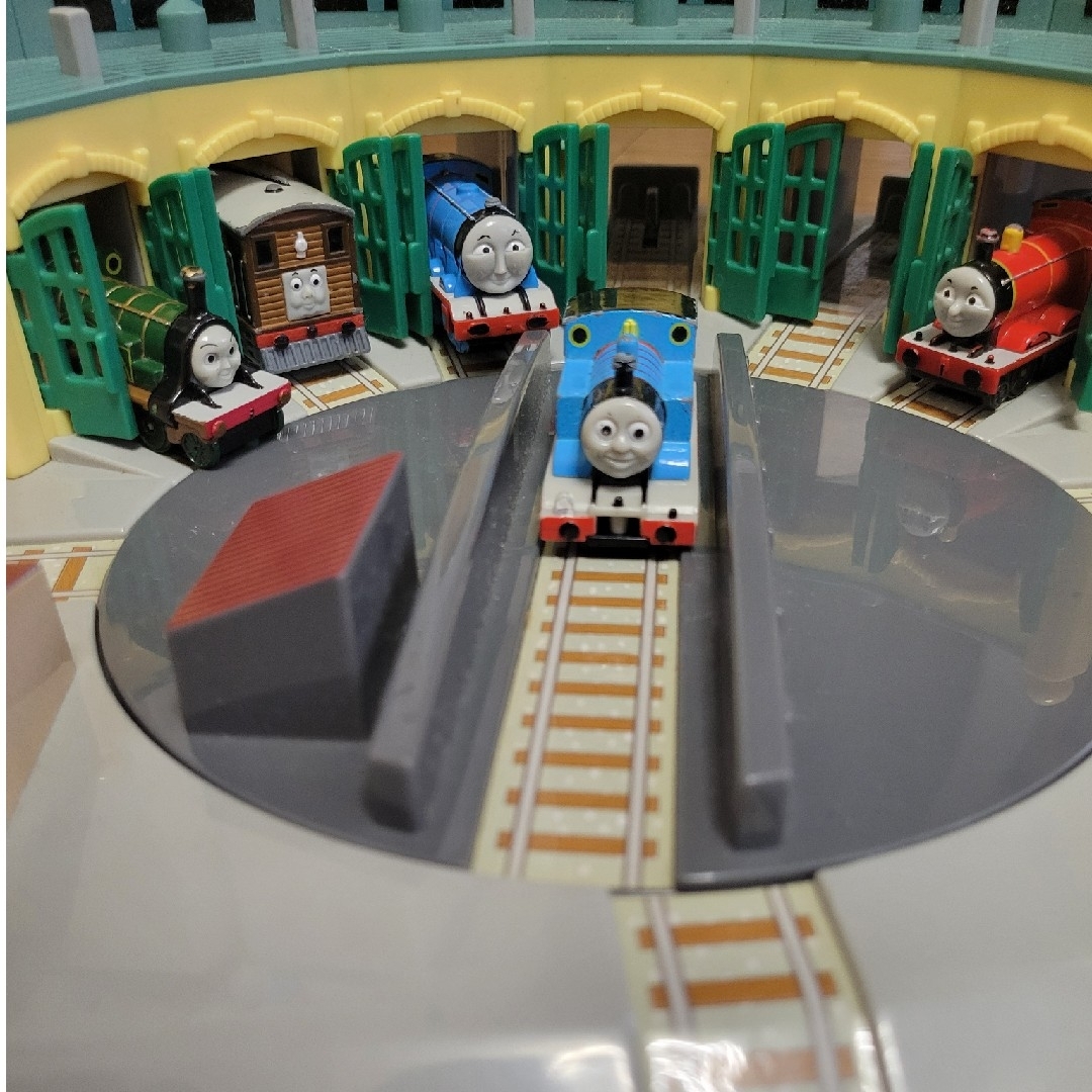 Takara Tomy - sumika様専用 トミカ 操車場 トーマス 車庫 機関 Takara Tomy - sumika様専用 トミカ 操車場 トーマス 車庫 機関