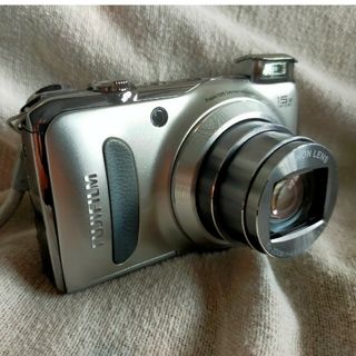 フジフイルム(富士フイルム)の【平成レトロ家電】富士フイルム FinePix F300EXR シルバー(コンパクトデジタルカメラ)