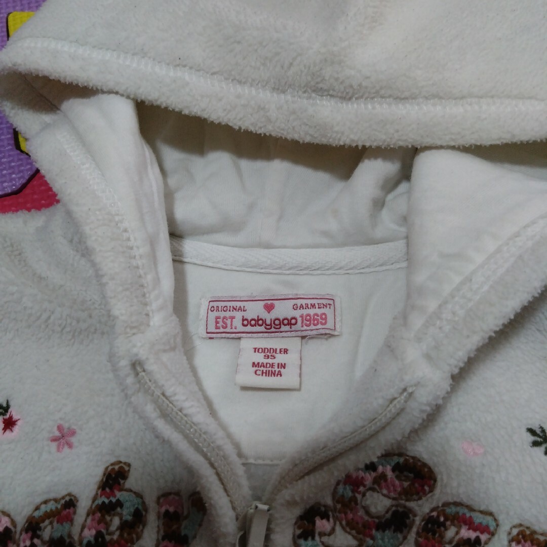 babyGAP(ベビーギャップ)の【95】BabyGAP 冬用アウター ジャンパー コート キッズ/ベビー/マタニティのキッズ服女の子用(90cm~)(ジャケット/上着)の商品写真