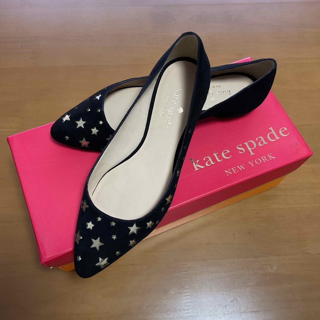 kate spade new york(ケイトスペードニューヨーク)のkate spade  new york 黒星ローヒールパンプス【新品】 5.5 レディースの靴/シューズ(バレエシューズ)の商品写真